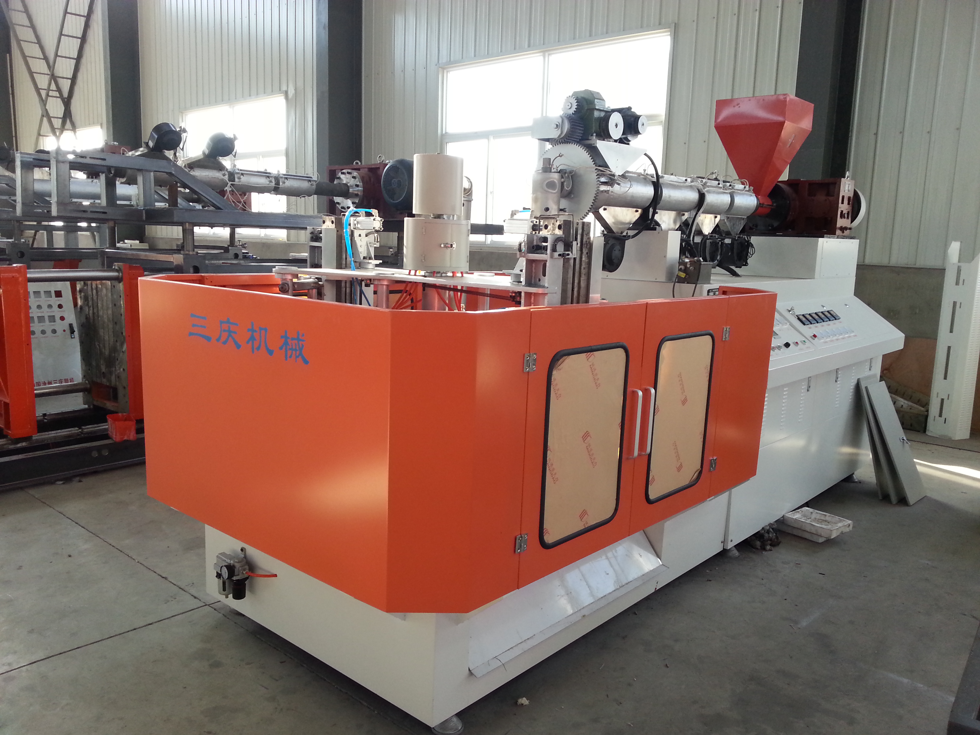 m&aacute;quina de moldeo por soplado (4)